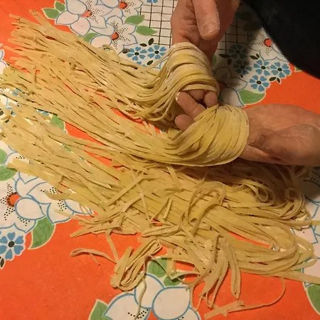 לינה וארוחת בוקר La Piazzetta